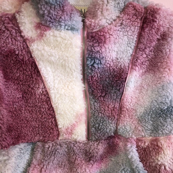 Sherpa Pullover - Picture 3 of 6